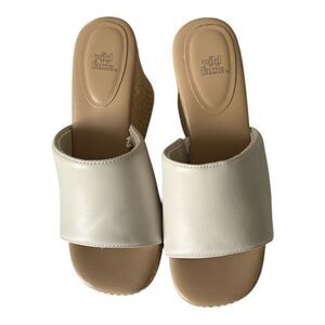 Wild Fable Women's Cream Wedge Sandals size 7.5